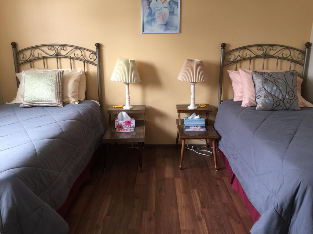 Wild Rose Bed & Breakfast 새스커툰 객실 사진