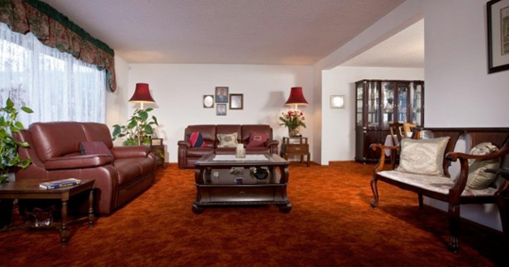 Wild Rose Bed & Breakfast 새스커툰 외부 사진