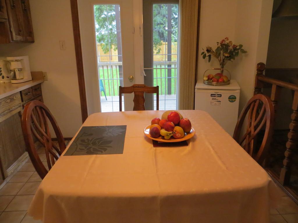 Wild Rose Bed & Breakfast 새스커툰 외부 사진