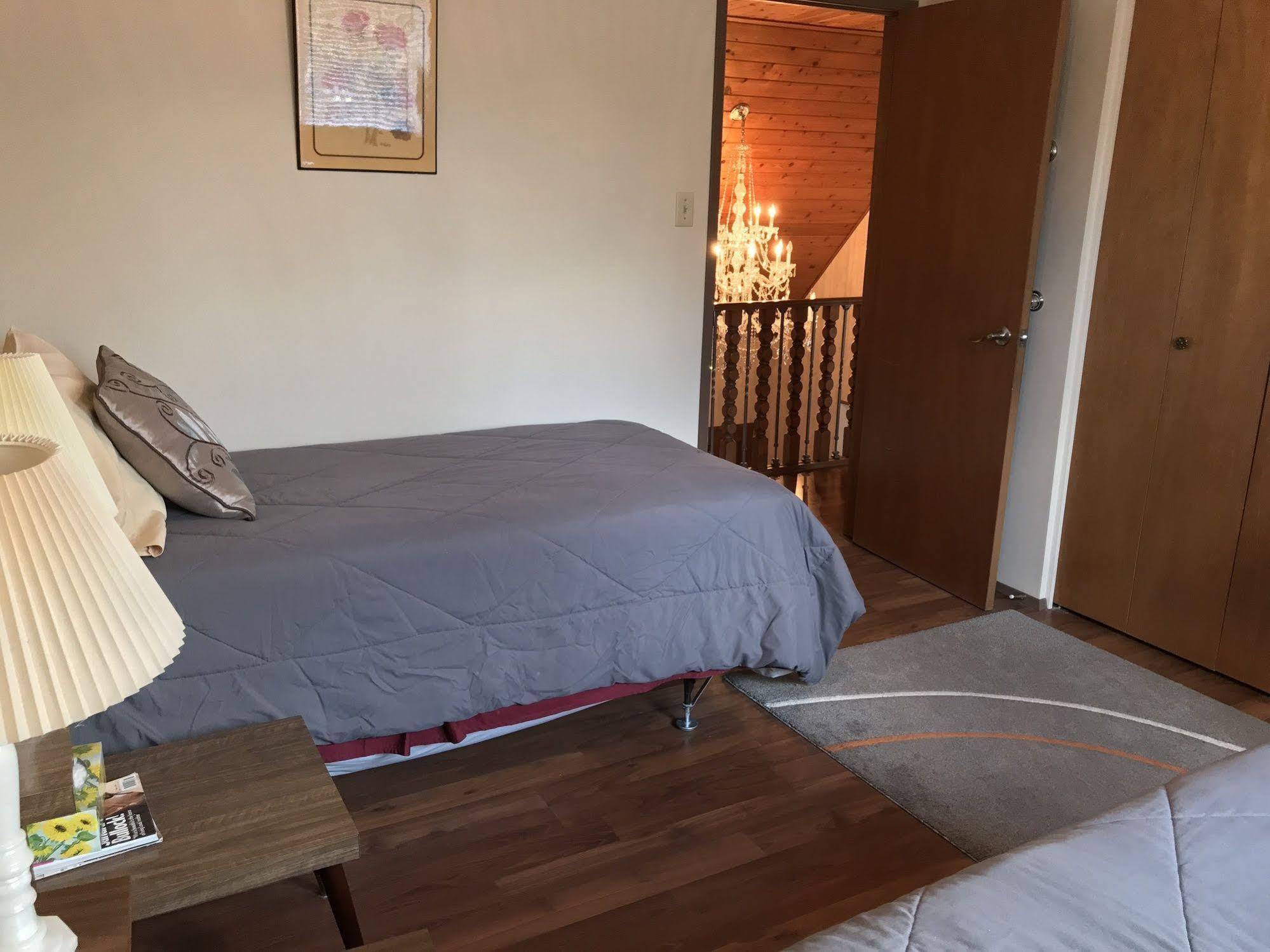 Wild Rose Bed & Breakfast 새스커툰 외부 사진